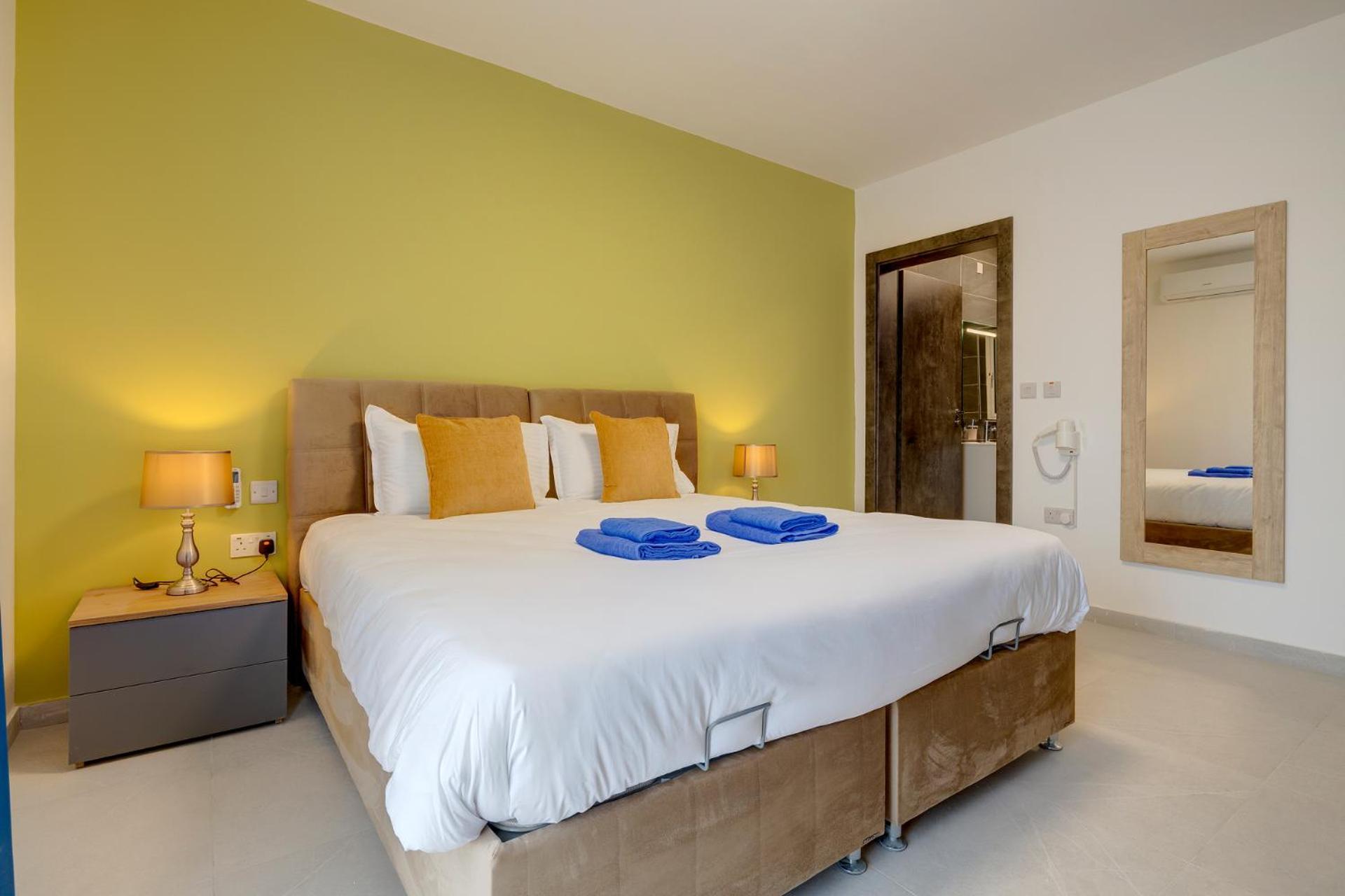 Wave Crest Holiday Apartments خليج سانت بول المظهر الخارجي الصورة